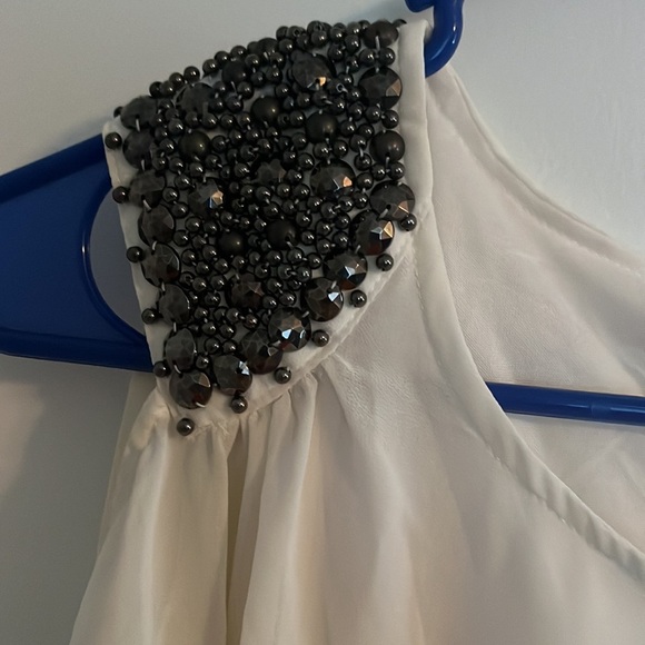 Poncho Blouse with detailed shoulders - Picture 2 of 4